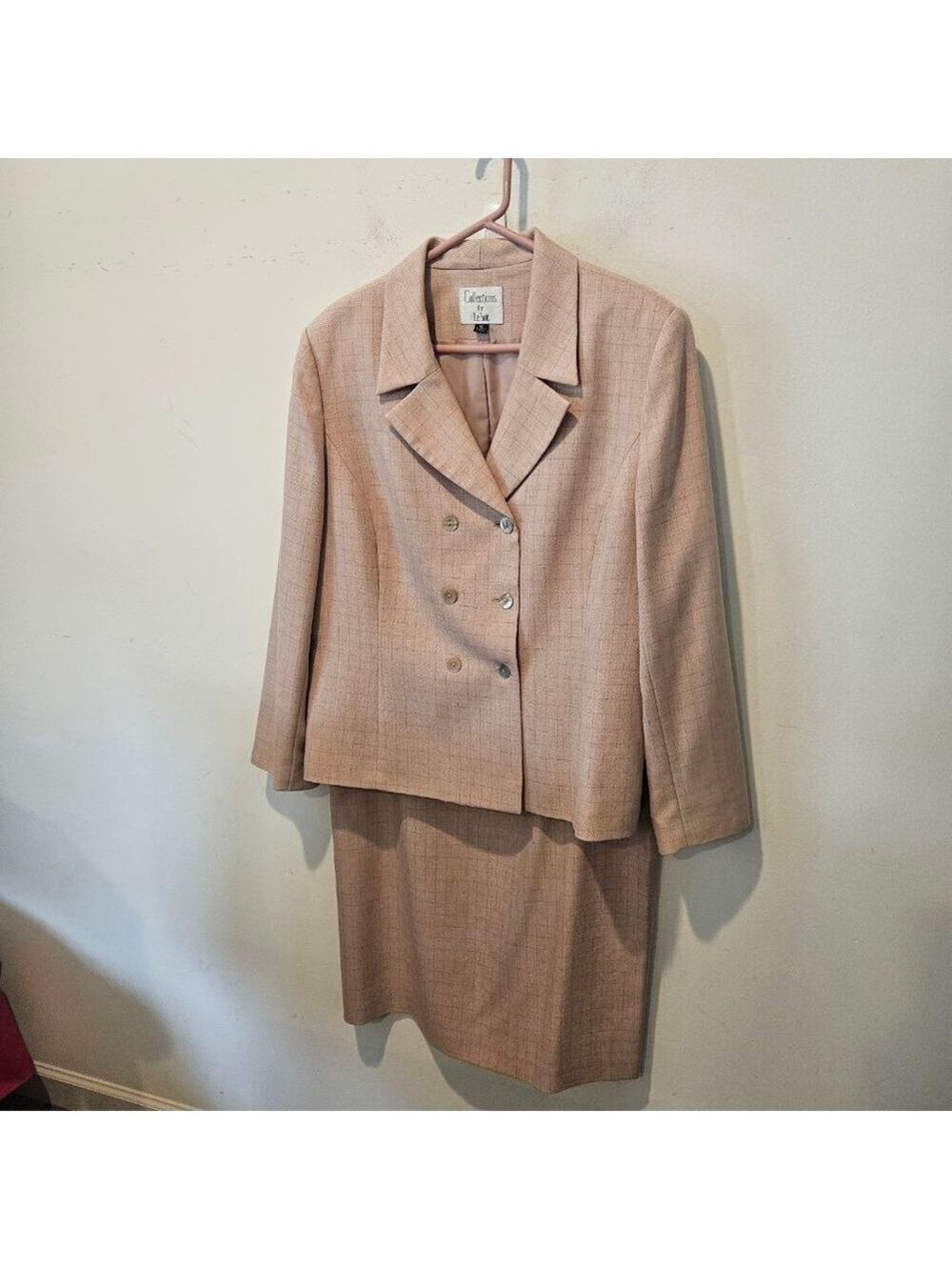 Women's Collections for Le Suit Pink Plaid Skirt Suit, Size 16 - Picture 3 of 8